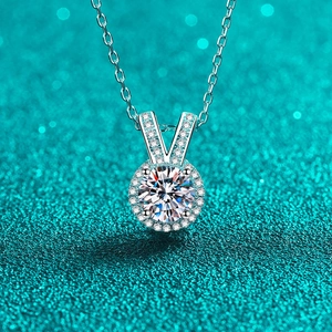 Collana in Argento Sterling 925 con Moissanite e Zirconia Pendente a Orecchio di Coniglio Minimalista Pendolare Elegante Donna Gioielli