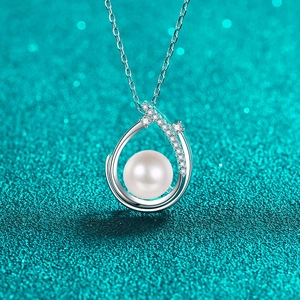 Élégant Collier Pendentif Künstliche Perle et Moissanite en Argent Sterling S925 pour Femme Design Goutte d'Eau Creuse Plaqué Or Blanc