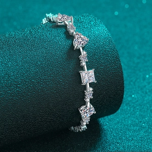 Bracelet élégant en argent sterling S925 avec pierres moissanite aux formes multiples