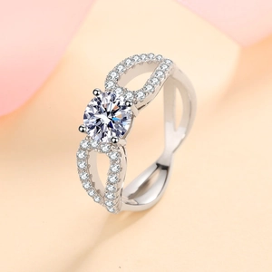 Elegant S925 sterling silver moissanite ring with infinity twist design and round center stone