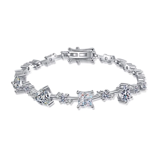 Bracelet élégant en argent 925 avec des pierres de moissanite cœur, ovale et carrée