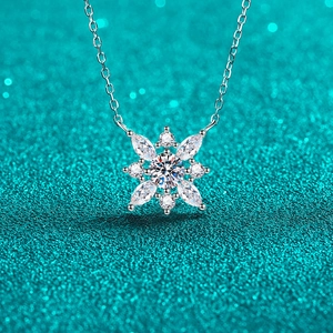 Collier Pendentif Flocon de Neige en Argent Sterling 925 pour Femme Coupe Marquise Moissanite Zirconia Bijoux Cadeau Luxe