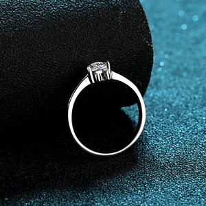 Bague classique en argent sterling 925 en bois de cerf avec moissanite à six griffes