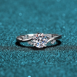 Bague en Argent Sterling S925 Moissanite Feuille pour Femme Un Carat Quatre Griffes Bypass Réglable Cadeau de Saint Valentin