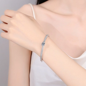Elegante brazalete de plata S925 con moissanita y doble fila de piedras brillantes de mujer