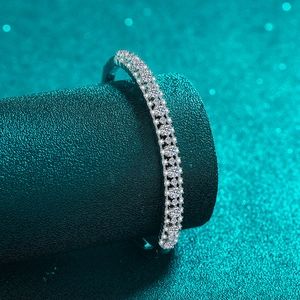 Bague scintillante en argent sterling S925 avec trois rangées de moissanite de luxe