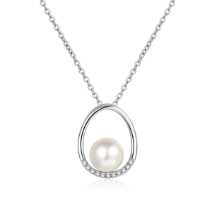 Elegant S925 silver oval pendant necklace with white pearl and sparkling moissanite stones