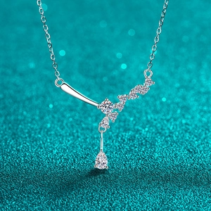Collier Pendentif Goutte d'Eau en Argent Sterling 925 Moissanite pour Femme Élégante Chaîne Asymétrique Bijoux Minimalistes