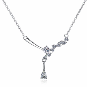 Collier élégant en argent sterling S925 avec pendentif en moissanite en forme de goutte