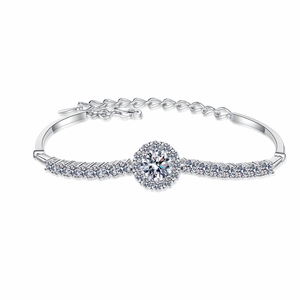 Elegant S925 sterling silver moissanite halo bracelet with shimmering side stones