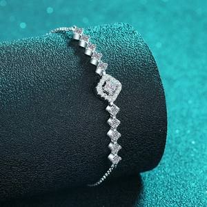Elegant S925 sterling silver moissanite bracelet with adjustable sliding chain design