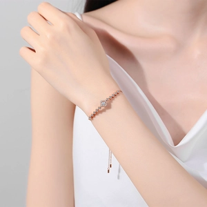 Adjustable S925 silver moissanite bracelet with square charms in rose gold finish