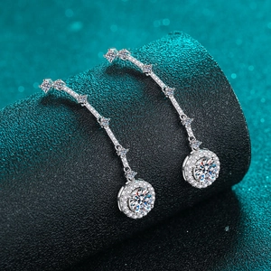 Boucles d'oreilles pendantes en argent S925 avec glands en moissanite et halo