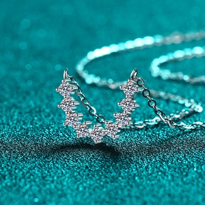 Elegant S925 sterling silver U-shaped moissanite pendant necklace with circular stones