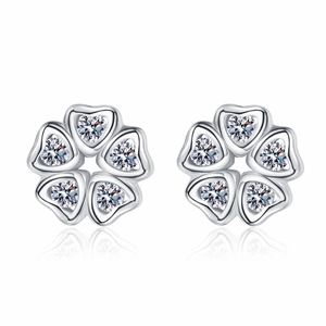Elegant S925 sterling silver heart-shaped flower stud earrings with sparkling moissanite stones