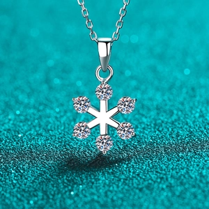 925 Sterling Silver Moissanite Snowflake Pendant Necklace For Women Elegant Cold Style High End Jewelry Valentine Day Gift