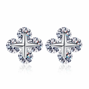 Elegant S925 sterling silver star-shaped flower stud earrings with brilliant moissanite