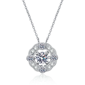 Elegant S925 sterling silver moissanite snowflake necklace with round brilliant diamond pendant