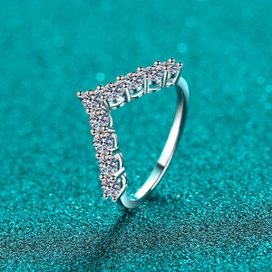 Elegant S925 sterling silver V-shaped ring featuring nine sparkling moissanite stones