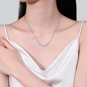 Elegante collana a sorriso in argento sterling S925 con moissanite scintillante da donna