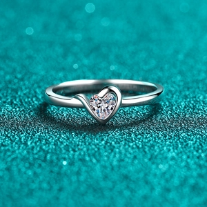 925 Sterling Silver Heart Moissanite Ring For Women Minimalist Elegant Wedding Promise Finger Ring Fashion Jewelry Gift