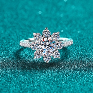 Luxury 925 Sterling Silver Sunflower Moissanite Zirconia Halo Ring For Women Elegant Electroplated Flower Inlaid Rhinestone Jewelry Valentine Gift