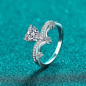 Bague élégante en argent S925 en forme de V avec moissanite cœur et anneau vague