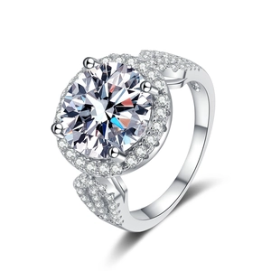 Bague élégante en argent 925 avec moissanite ronde de 5 carats et sertissage halo