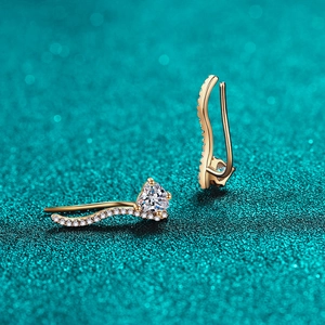 Boucles d'oreilles grimpeuses cœur en argent S925 moissanite dorées à motif vague