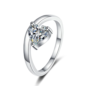 Elegant S925 sterling silver ring featuring a heart-cut moissanite with 3-prong setting