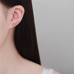 Boucles d'oreilles cœur en argent S925 avec fini or champagne et zircons bleus
