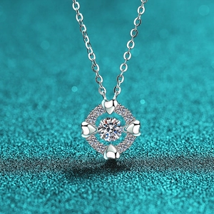 Luxury 925 Sterling Silver Moissanite Heart Pendant Necklace For Women Dancing Stone Sparkling Elegant Jewelry Gift