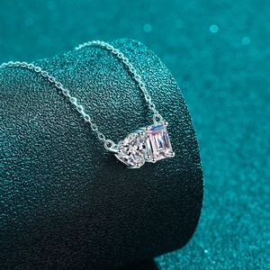 S925 Sterlingsilber Kette mit Herz- und Smaragdschliff Moissanit-Anhängern