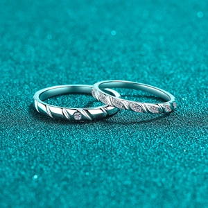 Anelli di coppia in argento sterling S925 e moissanite dal design minimal intrecciato