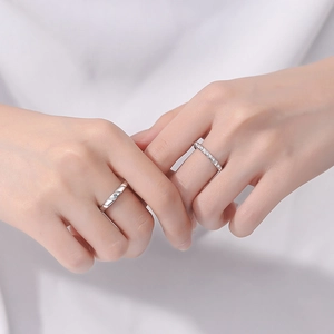Elegante set di anelli di coppia in argento sterling S925 moissanite per regalo