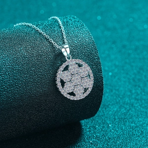 Elegant S925 sterling silver moissanite snowflake necklace with round pavé flower pendant