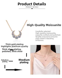 Détail macro du collier croissant de lune avec cinq pierres de moissanite rondes brillantes
