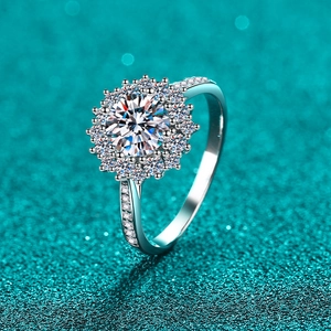 Luxurious S925 silver sunflower moissanite ring with halo petals and diamond band