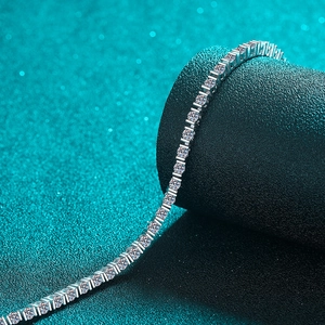 Luxurious S925 sterling silver moissanite tennis bracelet with sparkling round diamonds