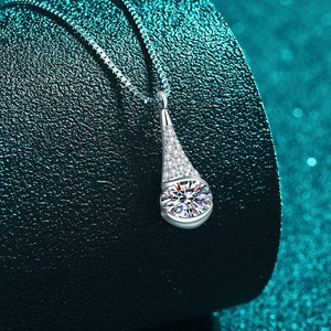 S925 sterling silver waterdrop moissanite necklace featuring a round brilliant cut pendant