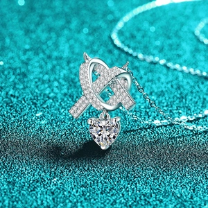 Collier cœur en argent sterling S925 et moissanite avec pendentif nœud pavé