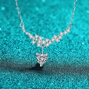 925 Sterling Silver Heart Moissanite Necklace For Women Elegant V-Shaped Zirconia Pendant Luxury Clavicle Chain Jewelry