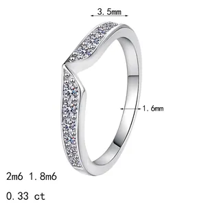 Elegant V-shaped S925 sterling silver moissanite ring with 3.5mm width and 0.33ct stones