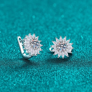 Elegant S925 sterling silver maple leaf moissanite hoop earrings with sparkling gems