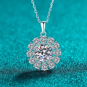 925 Sterling Silver Moissanite Zirconia Sunflower Pendant Necklace Elegant Sun Flower Chain For Women Jewelry Gift