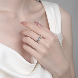 Elegant S925 sterling silver double layer moissanite ring with infinity design on female hand