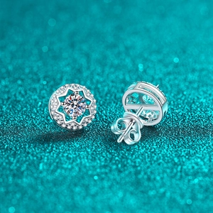 Elegant S925 sterling silver star-shaped moissanite stud earrings for women with halo