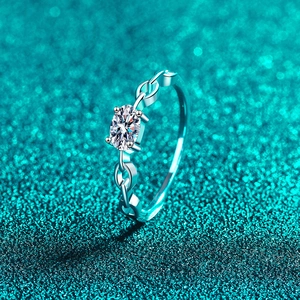Bague exquise en argent S925 avec moissanite ovale et anneau à maillons entrelacés