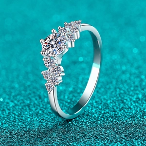 Elegant S925 sterling silver moissanite ring with a brilliant round center stone