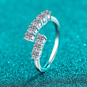S925 sterling silver moissanite ring with double-row stones and irregular wrap design